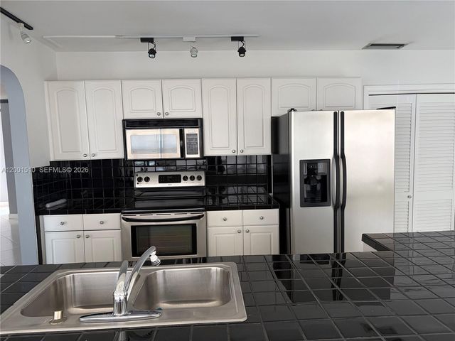 3205 Liberty St, Hollywood, FL 33021