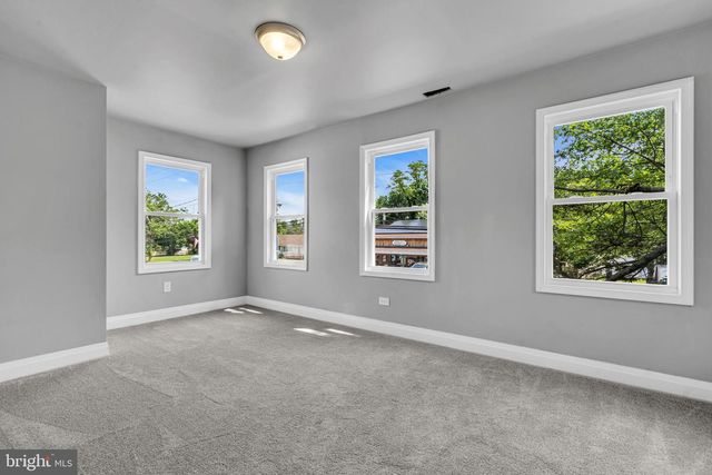 19 E MAIN ST, Salem, NJ 08079