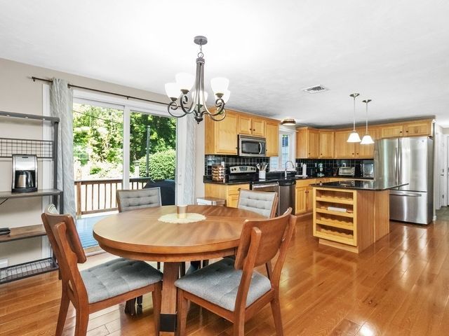 45 Metacomet Avenue, Taunton, MA 02718