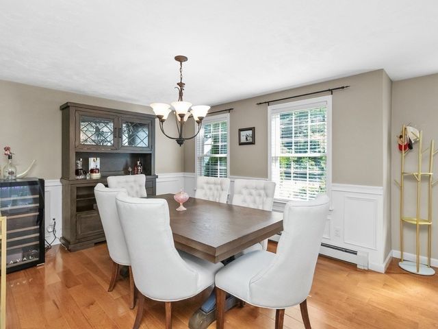 45 Metacomet Avenue, Taunton, MA 02718
