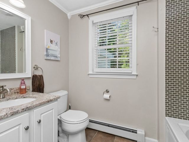 45 Metacomet Avenue, Taunton, MA 02718