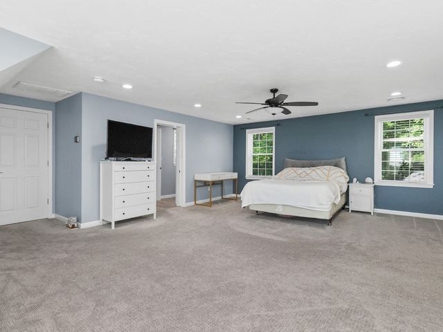 45 Metacomet Avenue, Taunton, MA 02718