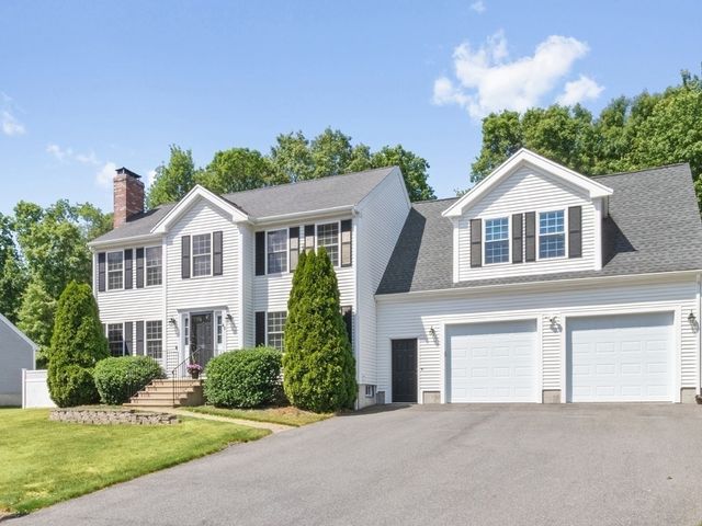 45 Metacomet Avenue, Taunton, MA 02718