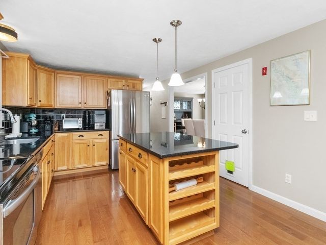 45 Metacomet Avenue, Taunton, MA 02718