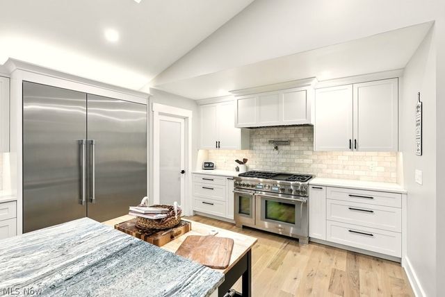 38080 Berkeley Avenue, Moreland Hills, OH 44022