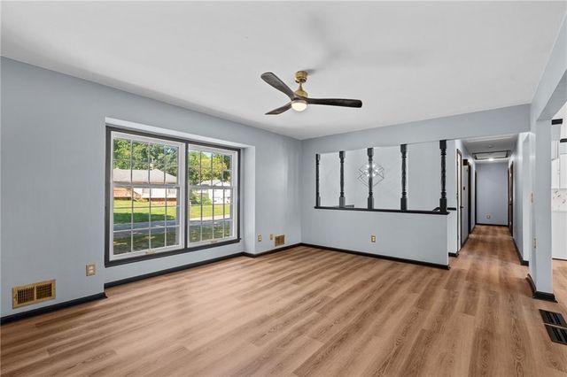 6809 Lakeshore Drive, Kansas City, MO 64133
