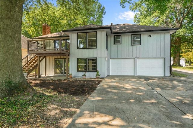 6809 Lakeshore Drive, Kansas City, MO 64133