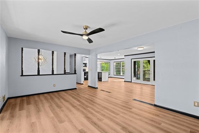 6809 Lakeshore Drive, Kansas City, MO 64133