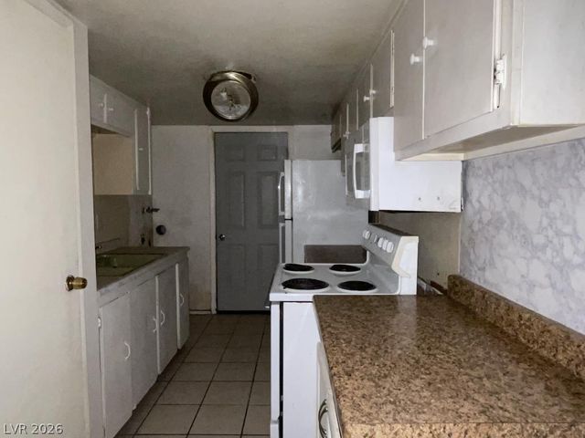 1351 Dorothy Avenue 3, Las Vegas, NV 89119