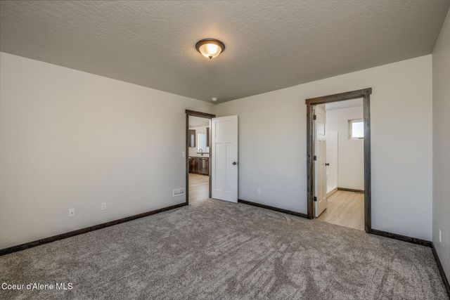 11723 N SIMMONS LN, Rathdrum, ID 83858