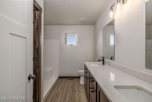11723 N SIMMONS LN, Rathdrum, ID 83858