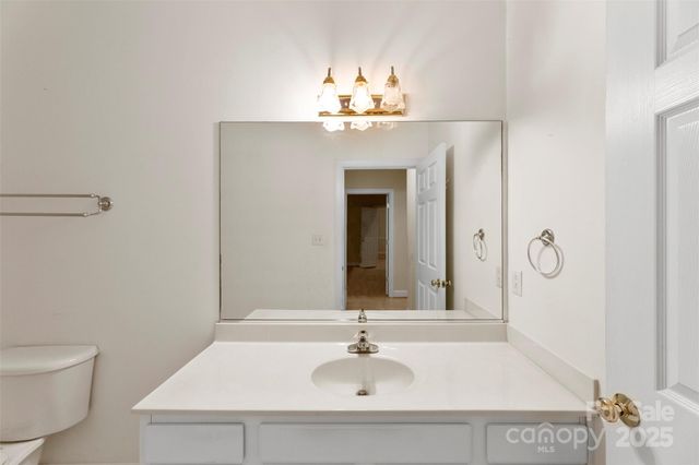 8820 Legacy Lake Lane, Charlotte, NC 28269