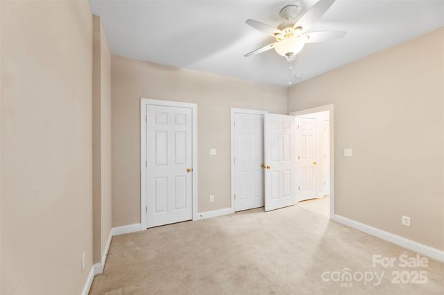 8820 Legacy Lake Lane, Charlotte, NC 28269