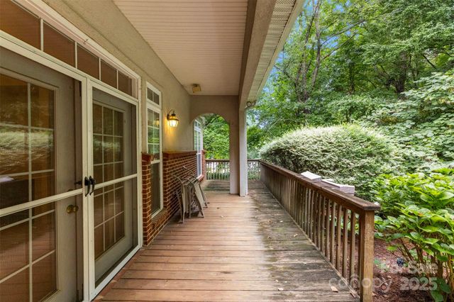 8820 Legacy Lake Lane, Charlotte, NC 28269