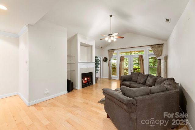 8820 Legacy Lake Lane, Charlotte, NC 28269