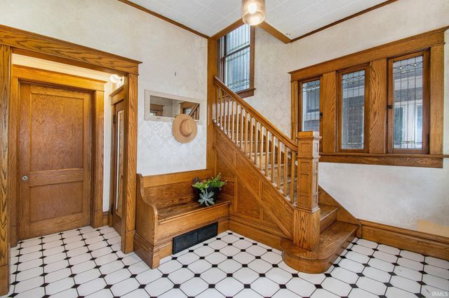 615 E Center Street, Warsaw, IN 46580