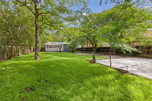 1005 Pine ST, Bastrop, TX 78602