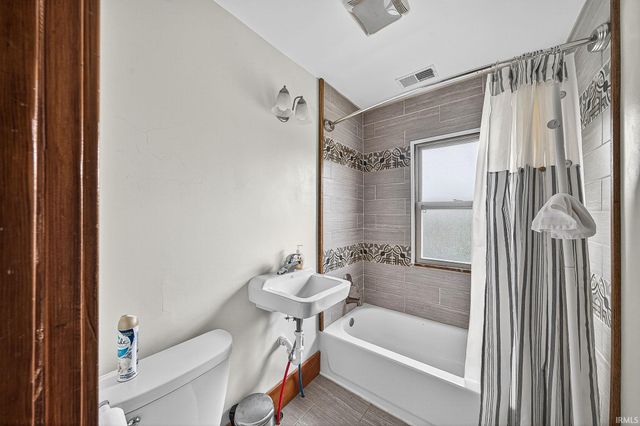 210 Chapin Street, South Bend, IN 46601