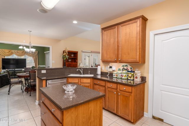 602 Taberna Circle, New Bern, NC 28562