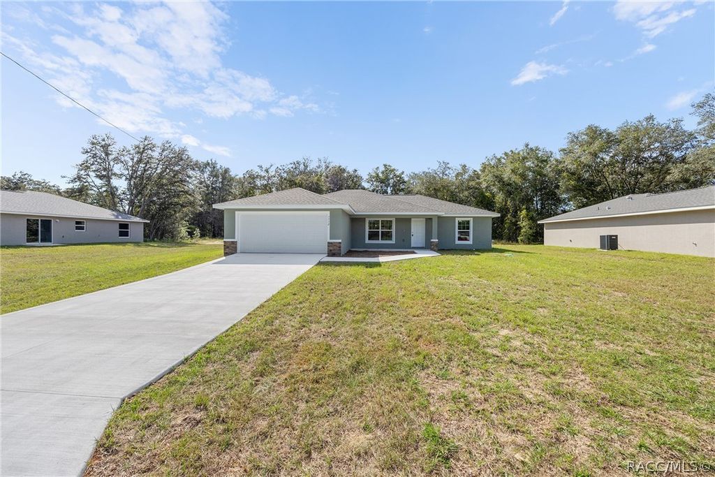 5676 N Summerfield Point, Citrus Springs, FL 34434