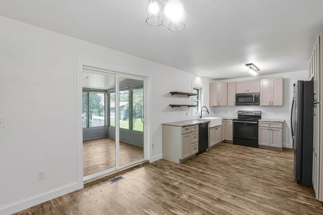 7611 Young Road, Grove City, OH 43123