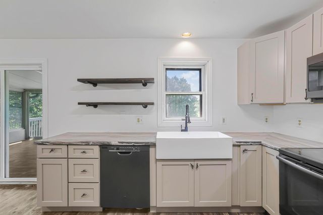7611 Young Road, Grove City, OH 43123