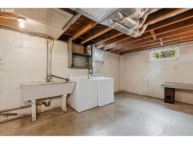 3545 Se 74TH Ave, Portland, OR 97206