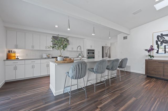 412 Ridgewood RD, West Lake Hills, TX 78746