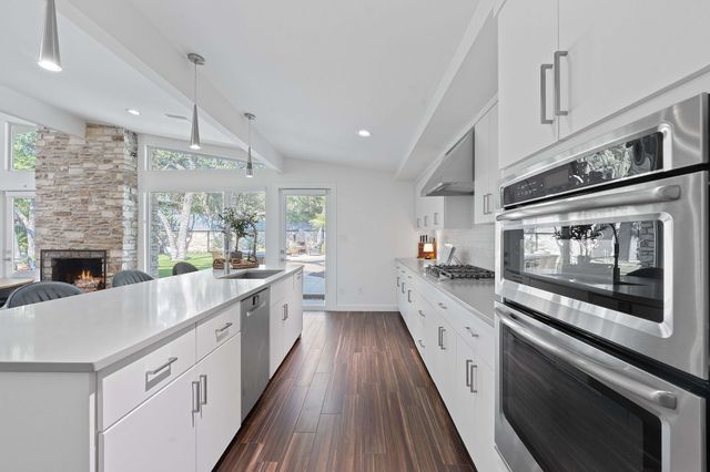 412 Ridgewood RD, West Lake Hills, TX 78746