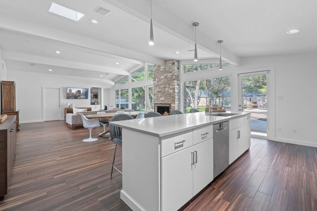 412 Ridgewood RD, West Lake Hills, TX 78746