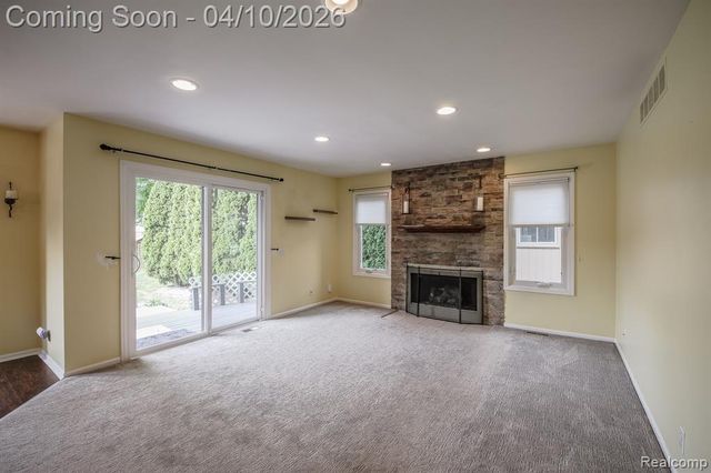 3151 Loon Lake Shores Road, Waterford, MI 48329