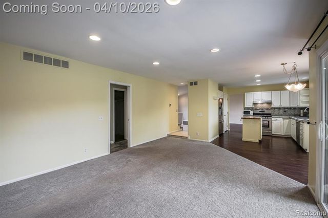 3151 Loon Lake Shores Road, Waterford, MI 48329