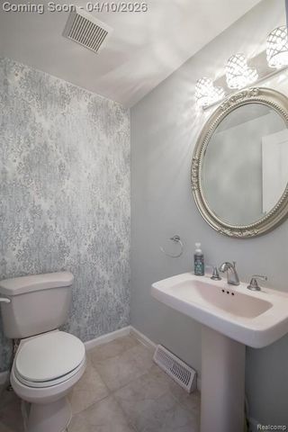 3151 Loon Lake Shores Road, Waterford, MI 48329