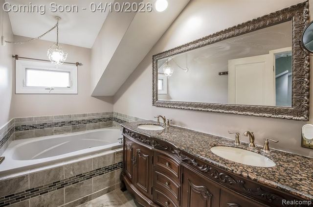 3151 Loon Lake Shores Road, Waterford, MI 48329