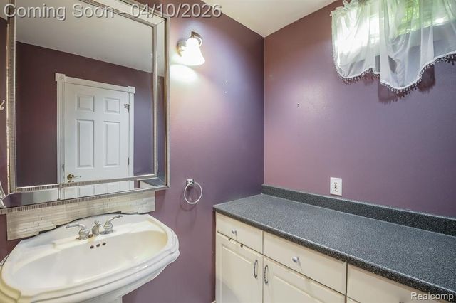 3151 Loon Lake Shores Road, Waterford, MI 48329