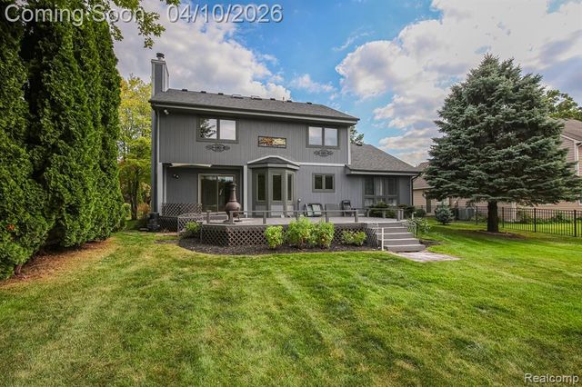 3151 Loon Lake Shores Road, Waterford, MI 48329