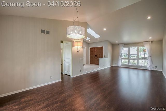 3151 Loon Lake Shores Road, Waterford, MI 48329