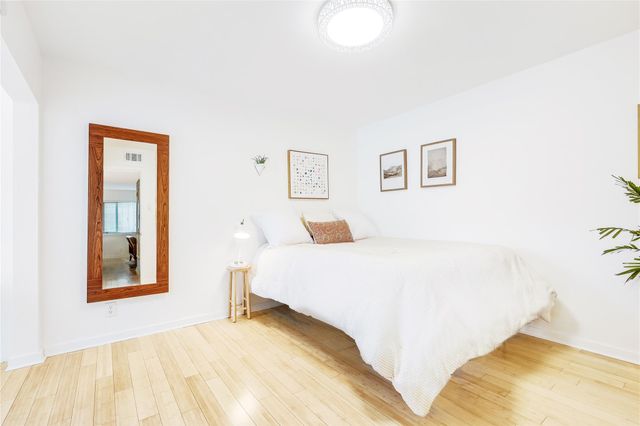 2303 E Side DR 201, Austin, TX 78704