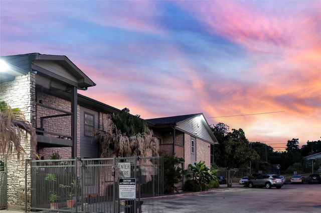 2303 E Side DR 201, Austin, TX 78704