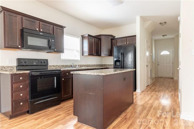 108 Lookout Point Place, Mooresville, NC 28115