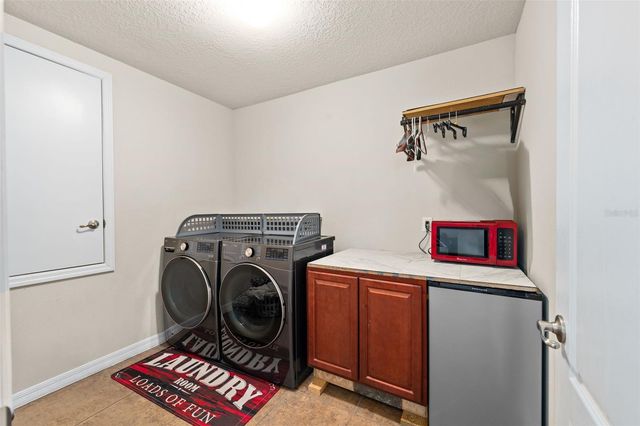 1049 NW 233RD DRIVE, Newberry, FL 32669