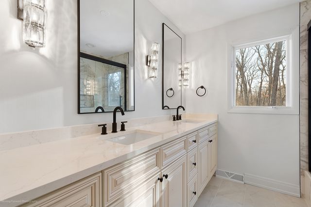 12316 S 82nd Avenue, Palos Park, IL 60464