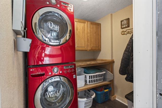 103 Park Avenue NE, Mitchellville, IA 50169