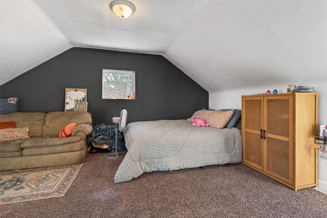 103 Park Avenue NE, Mitchellville, IA 50169