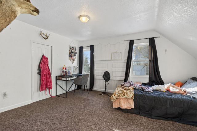 103 Park Avenue NE, Mitchellville, IA 50169