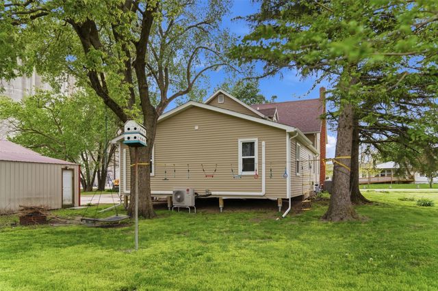 103 Park Avenue NE, Mitchellville, IA 50169