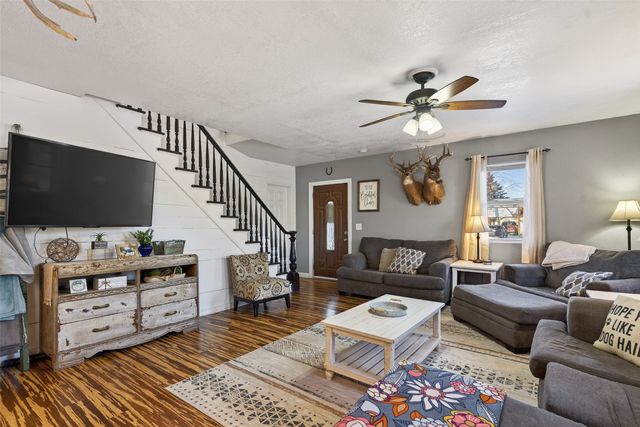 103 Park Avenue NE, Mitchellville, IA 50169