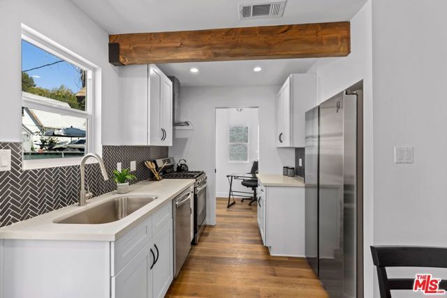 231 W Cedar Avenue, Burbank, CA 91502