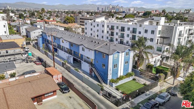 1271 W 39th Place, Los Angeles, CA 90037