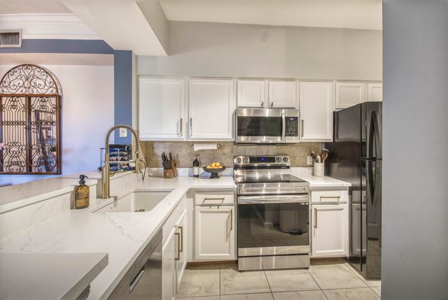 1305 Myrtlewood Circle E, Palm Beach Gardens, FL 33418
